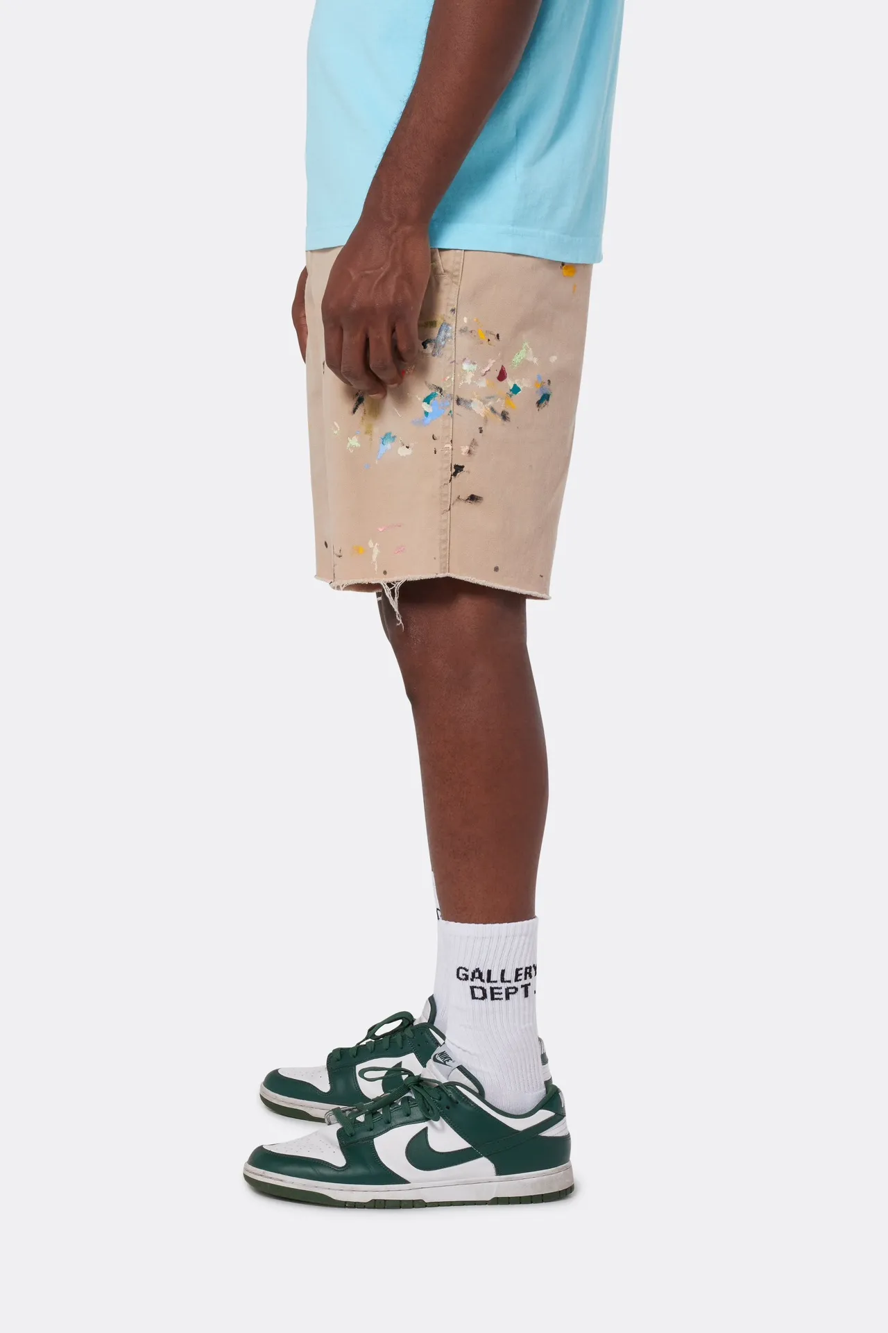 GALLERY DEPT. RICKY SHORT/KHAKI Splash-ink knife-cut khaki work shorts, khaki color 30-32-34-36 code, re-adjusted version, re-washed to make old VINTAGE, hand-made acrylic splash-ink graffiti, genuine cowhide steel stamped LOGO leather tag, original version with LOGO buttons